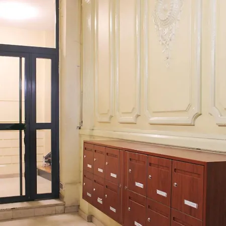 Beautiful And Spacious In The 10th *