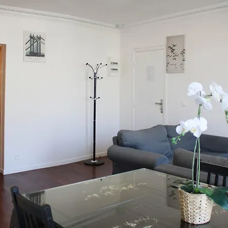 Beautiful And Spacious In The 10th * Paris